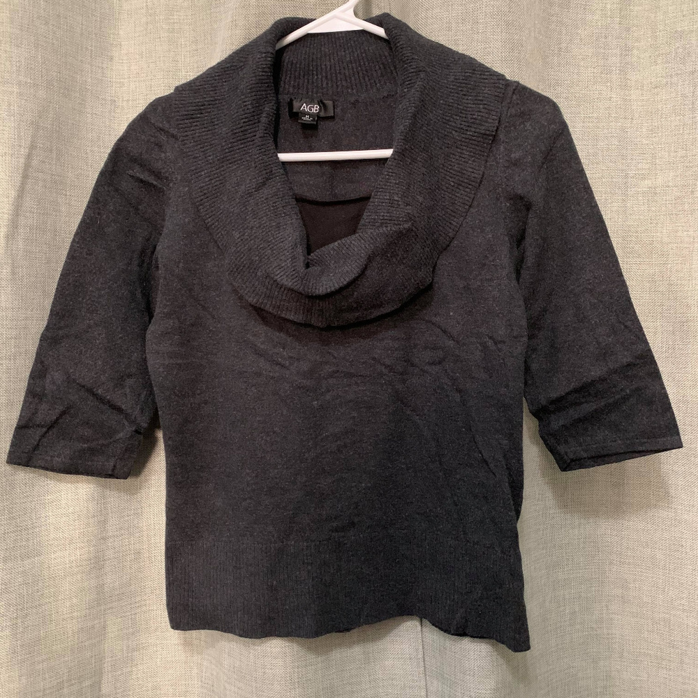 AGB gray scoop neck top